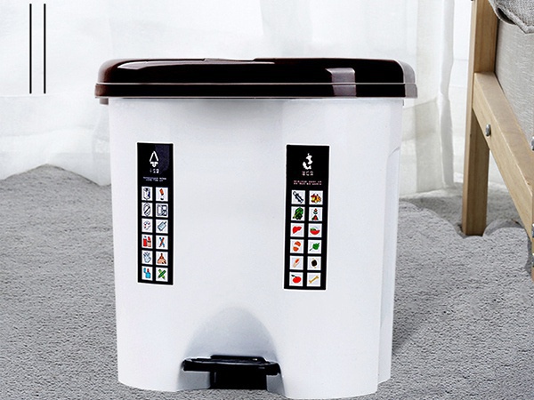 方型垃圾桶